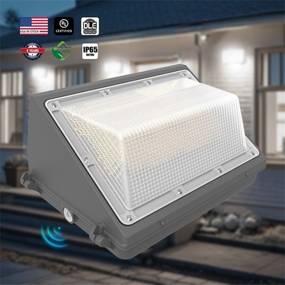 DLC UL de alta calidad 120W exterior LED resistente al agua Pared Light Pack Cuerpo de aluminio Pohotocell para la certificación Garden Street
